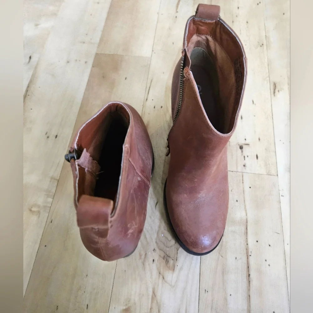 BP Lance Brown Leather Bootie 6 1/2 M